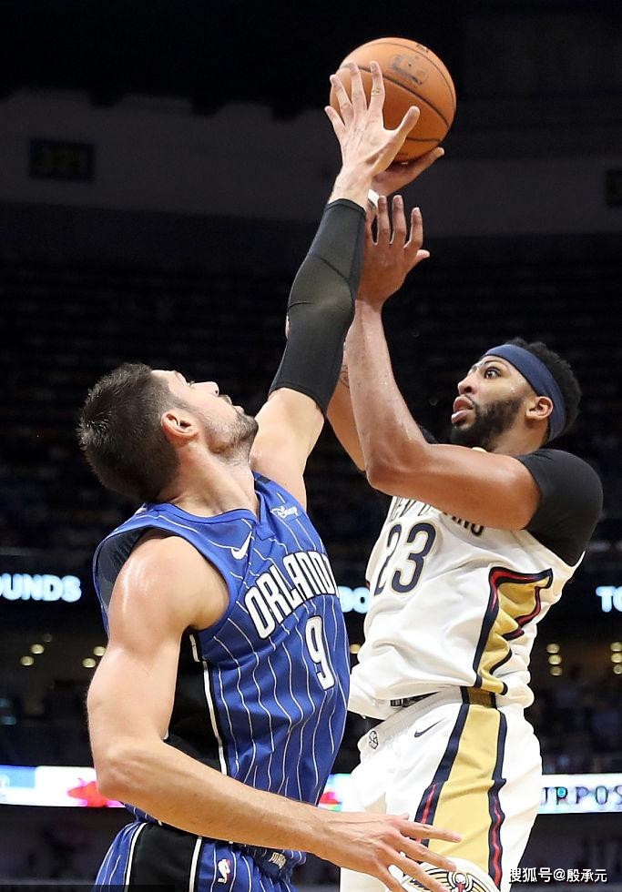 显现出攻守 显现出攻守